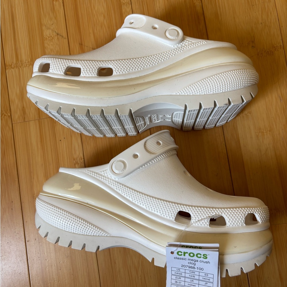 CROCS Classic Mega Crush Clog in White - Picture 3 of 5